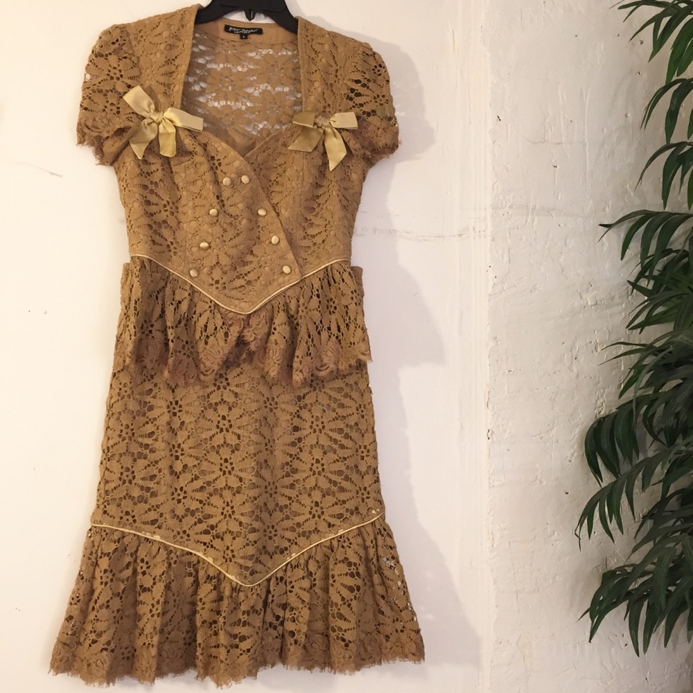 Vintage Betsy Johnson NY 2 piece skirt suit